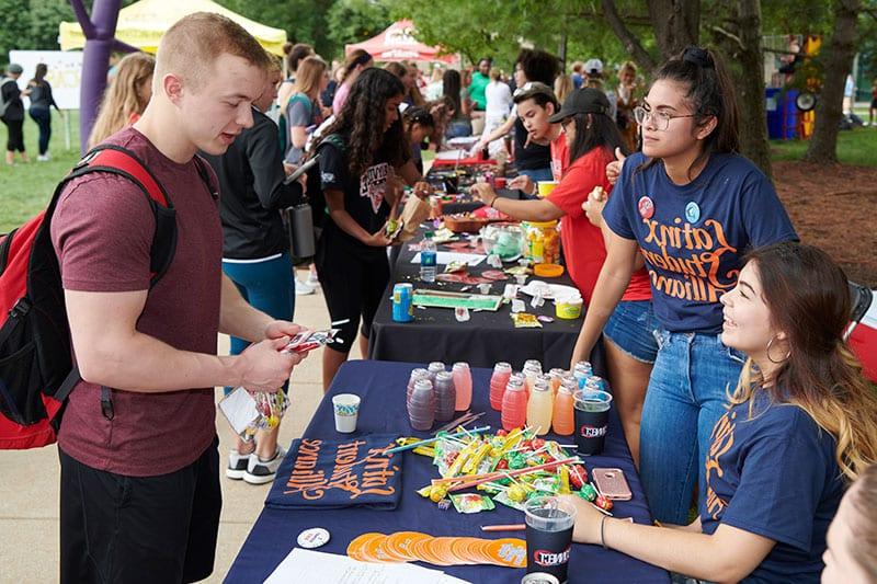 LatinX students at involvement fair